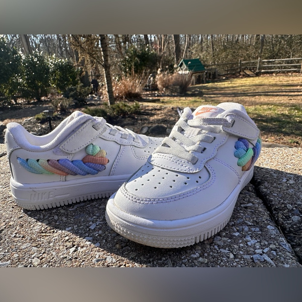 TODDLER / LITTLE KIDS NIKE force 1 low lv8 easy on rainbow lace swoosh